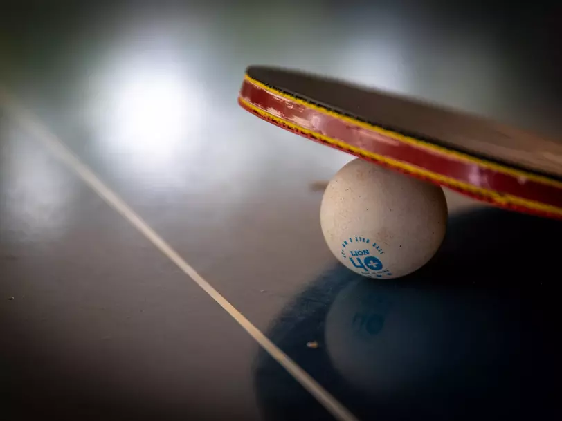 Tischtennisplatten auf dem Abenteuerspielplatz in Ostseebad Boltenhagen